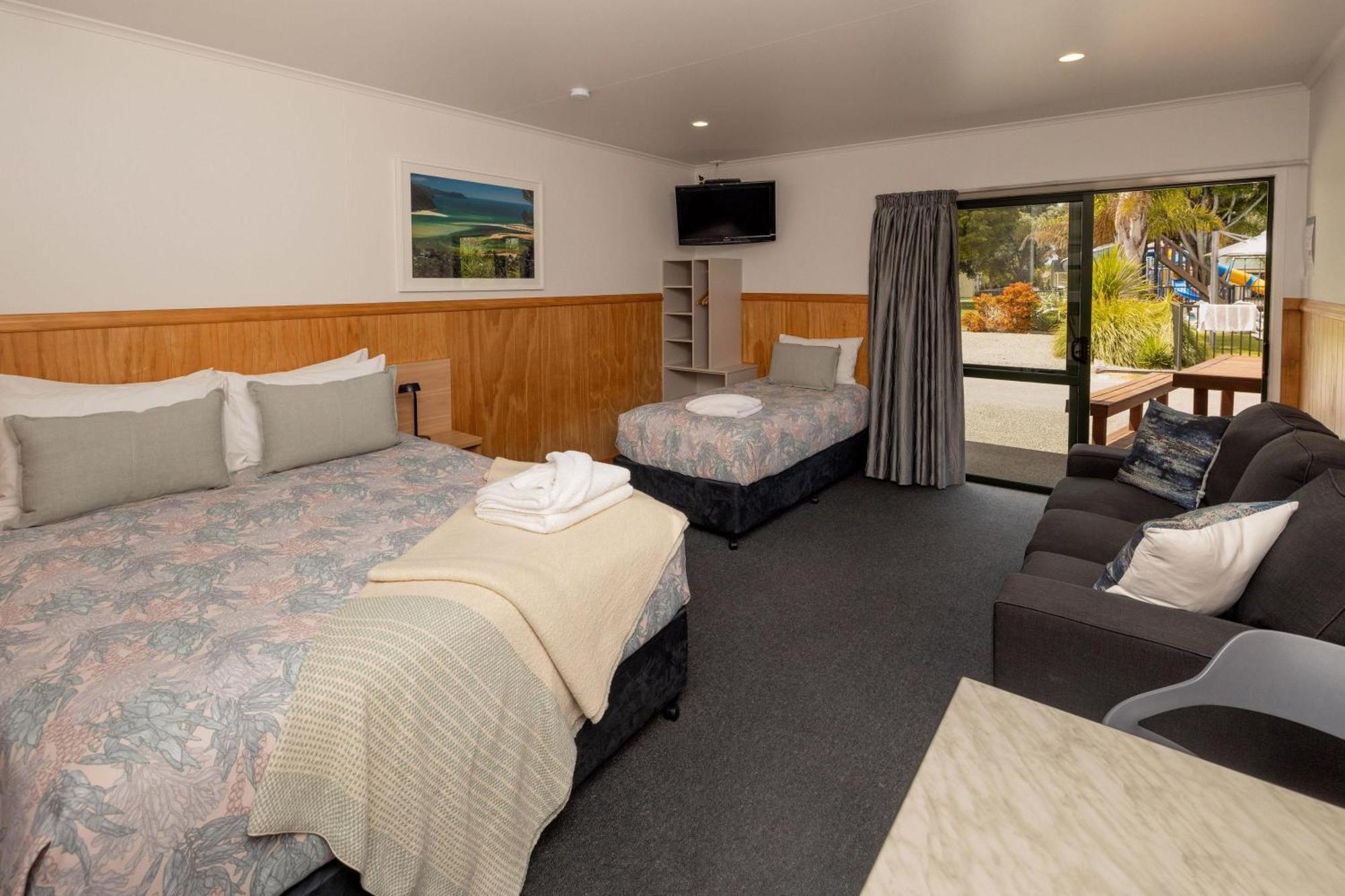 Motueka Top 10 Holiday Park Exterior foto