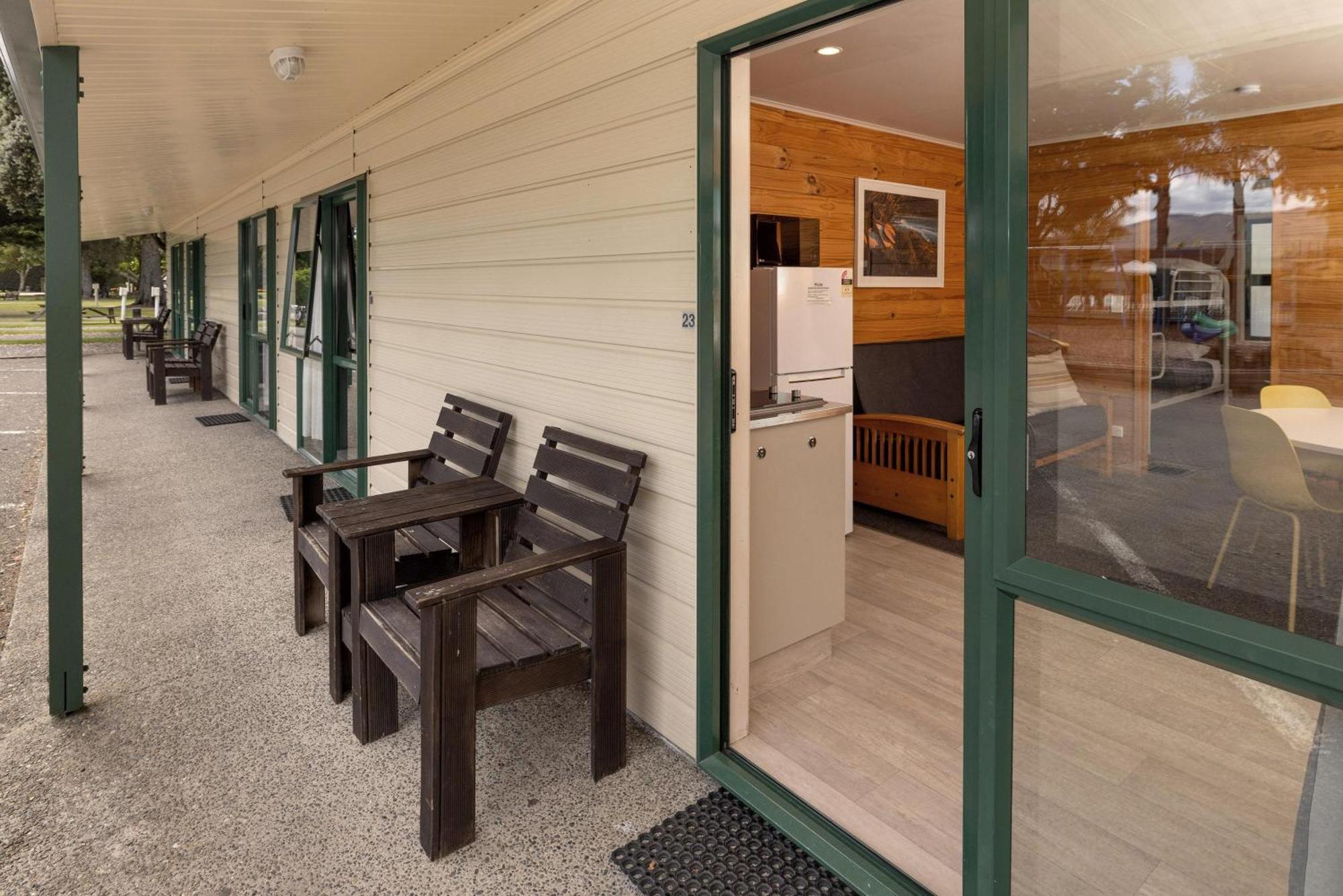 Motueka Top 10 Holiday Park Exterior foto