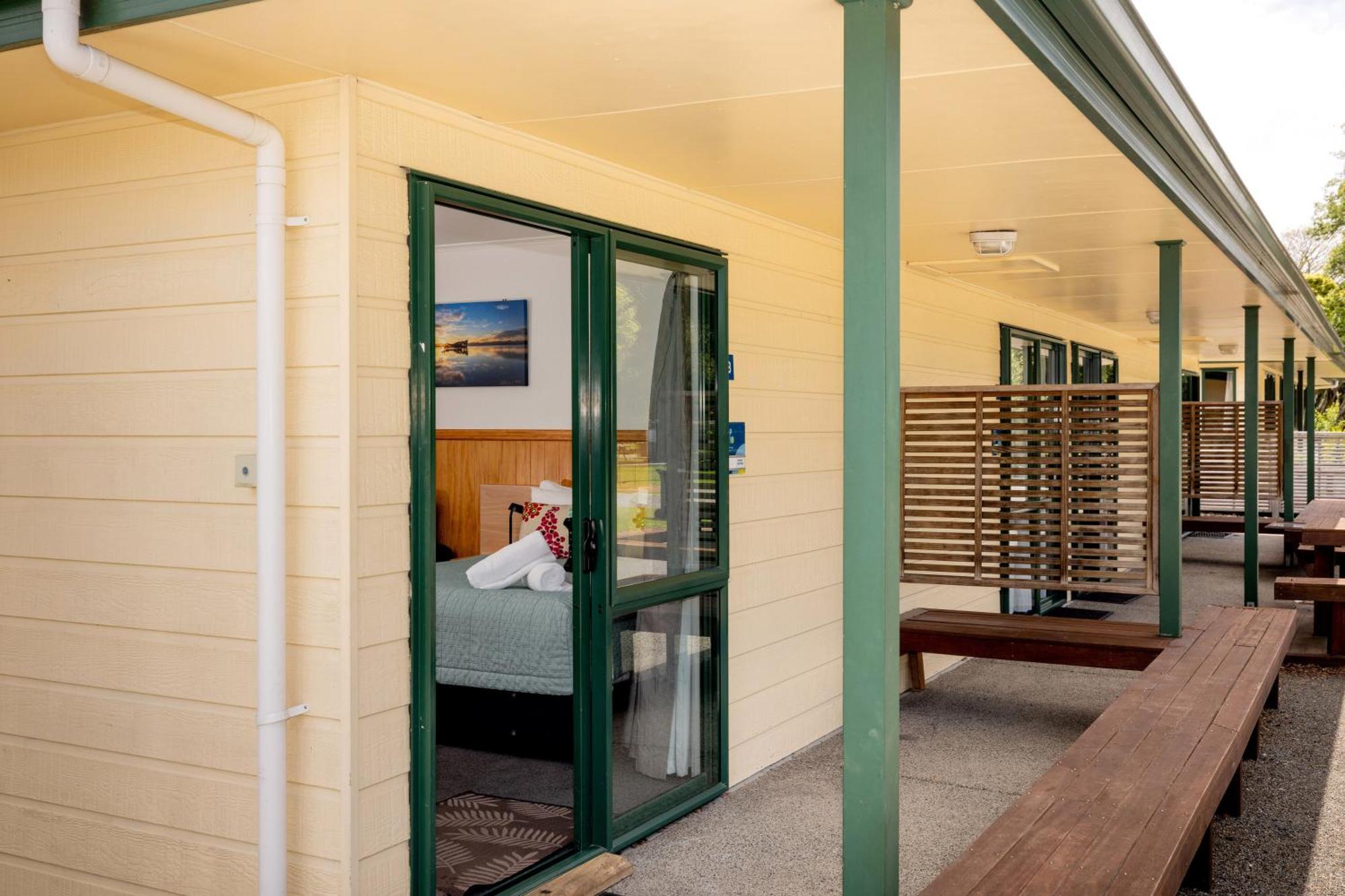 Motueka Top 10 Holiday Park Exterior foto