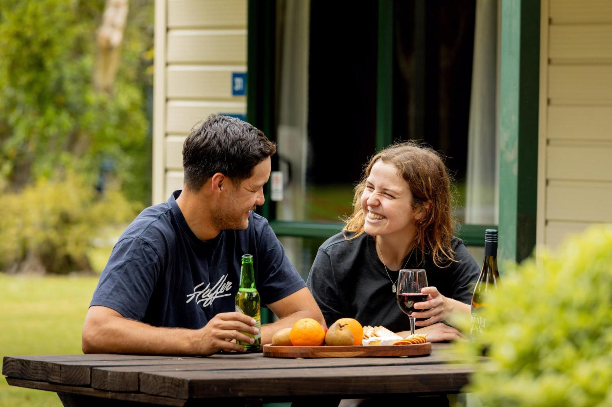 Motueka Top 10 Holiday Park Exterior foto