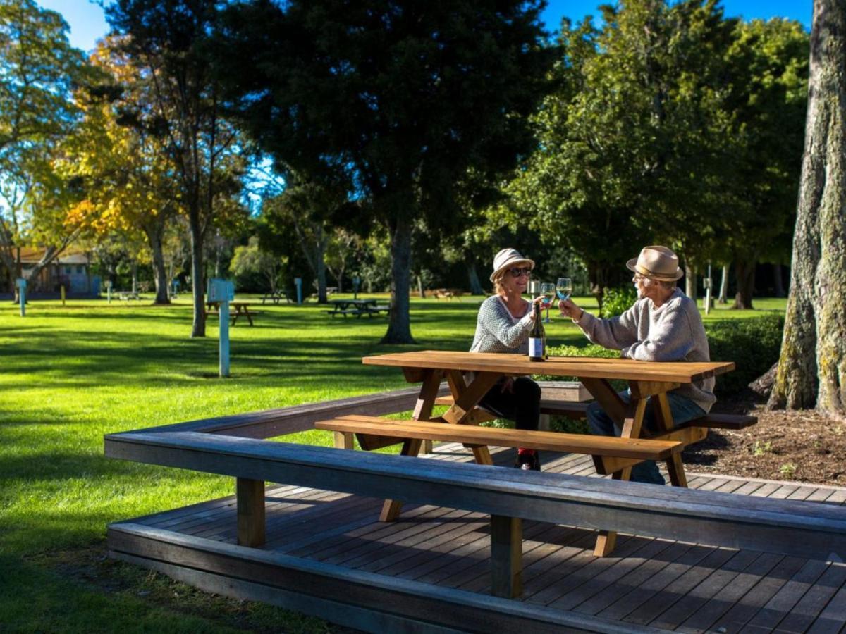 Motueka Top 10 Holiday Park Exterior foto